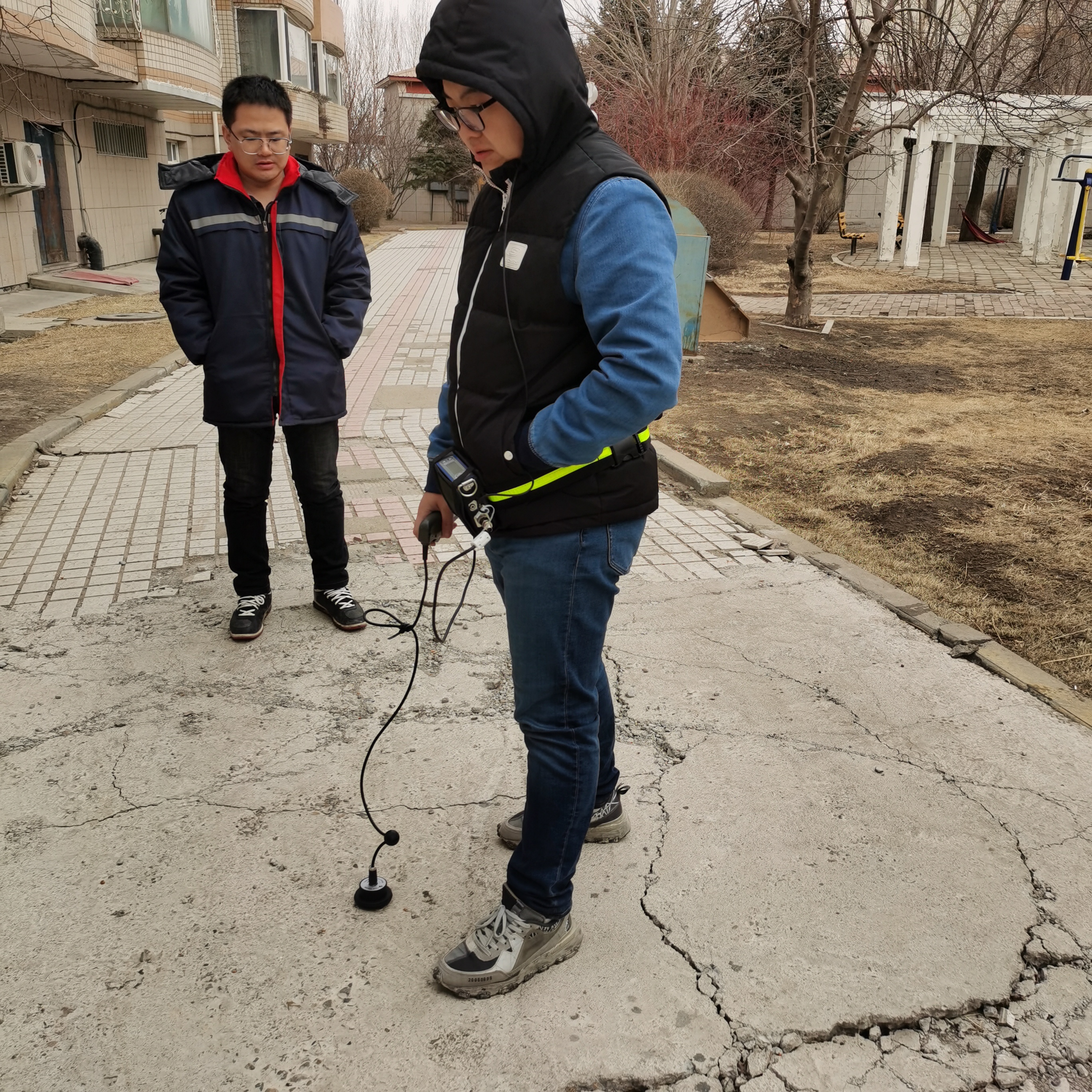 聽漏儀檢測(cè)現(xiàn)場(chǎng)